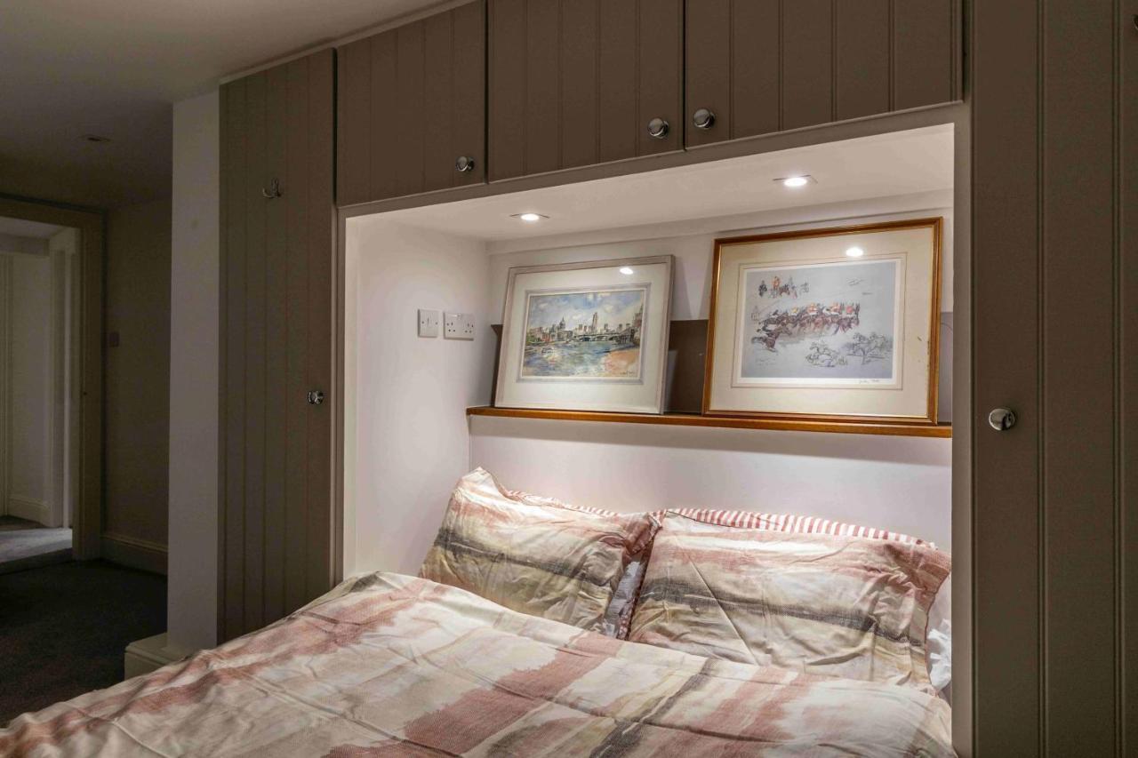 Shared Guest House 5 Mins Walk From Vauxhall And Nine Elms Station With Off-Site Parking Near Us Embassy Londres Exterior foto